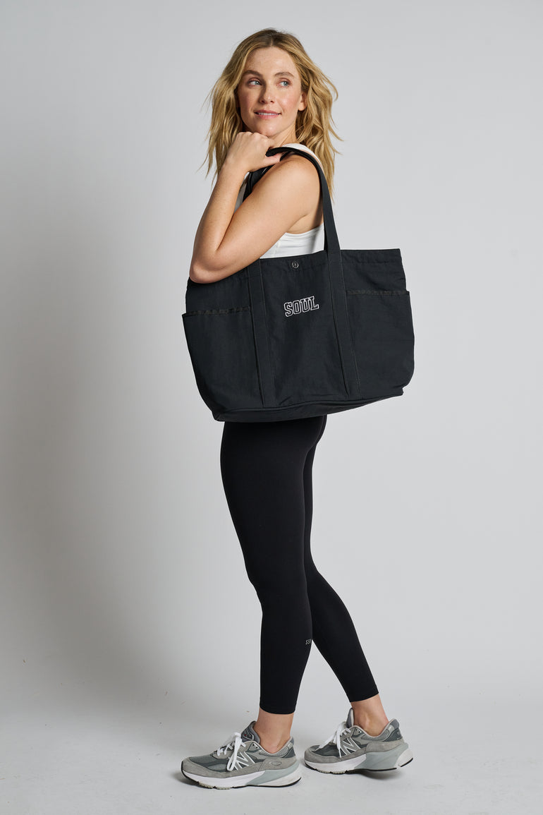 Daily Multi-Pocket Tote Daily Multi-Pocket Tote