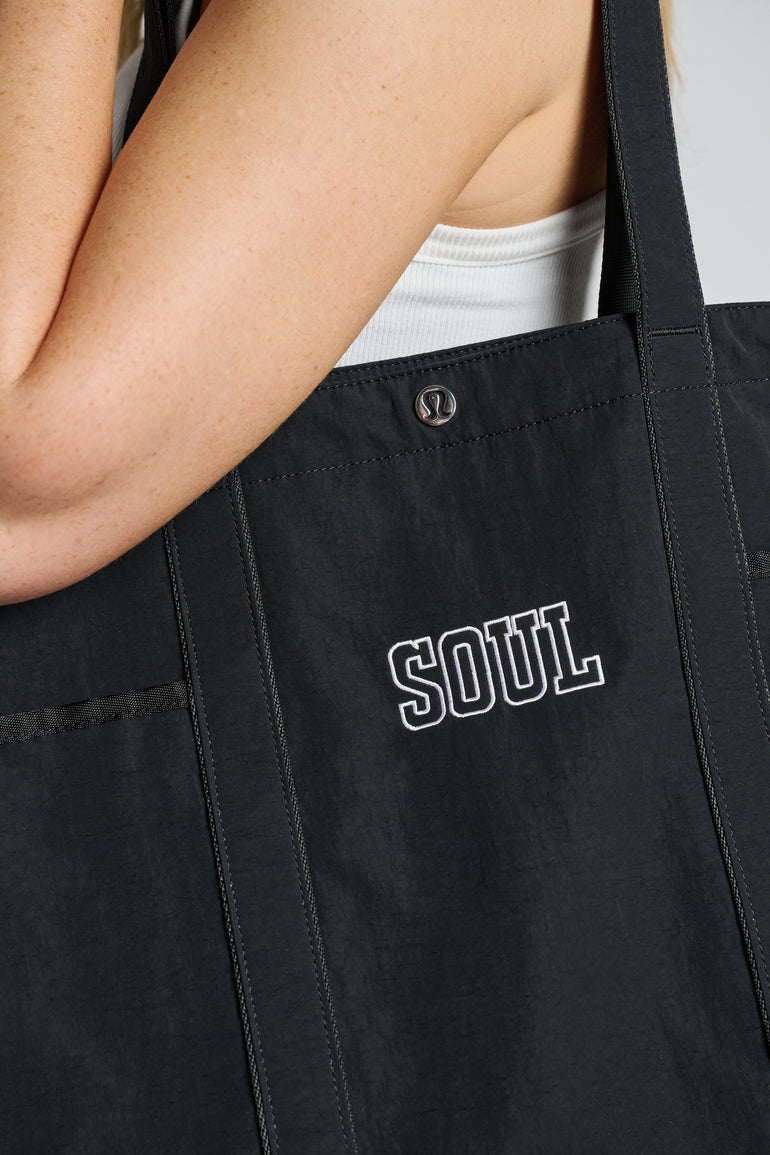 soulcycle lululemon bag Daily Multi-Pocket Tote