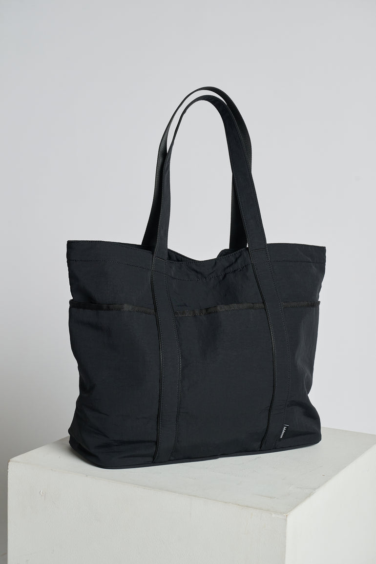 Daily Multi-Pocket Tote Daily Multi-Pocket Tote