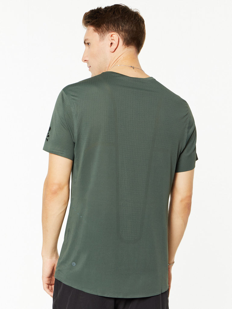 Fast and Free Short-Sleeve Breathe Smoked Spruce – Soul Shop